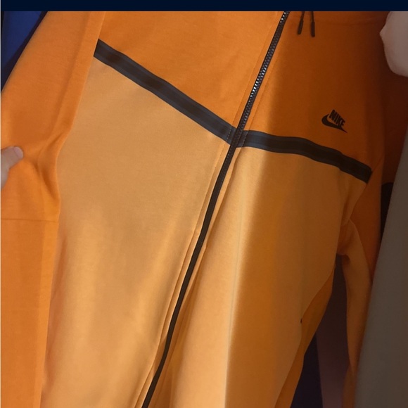 Nike tech fleece sweatsuits fo, DONT WASTE MY TIME 135$ each sweatsuit - Picture 6 of 7